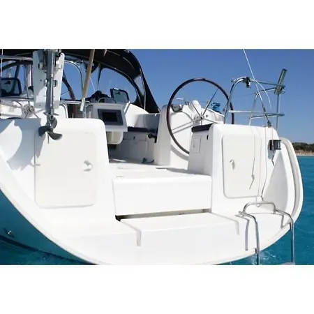 Charter Eolie 밀라초
